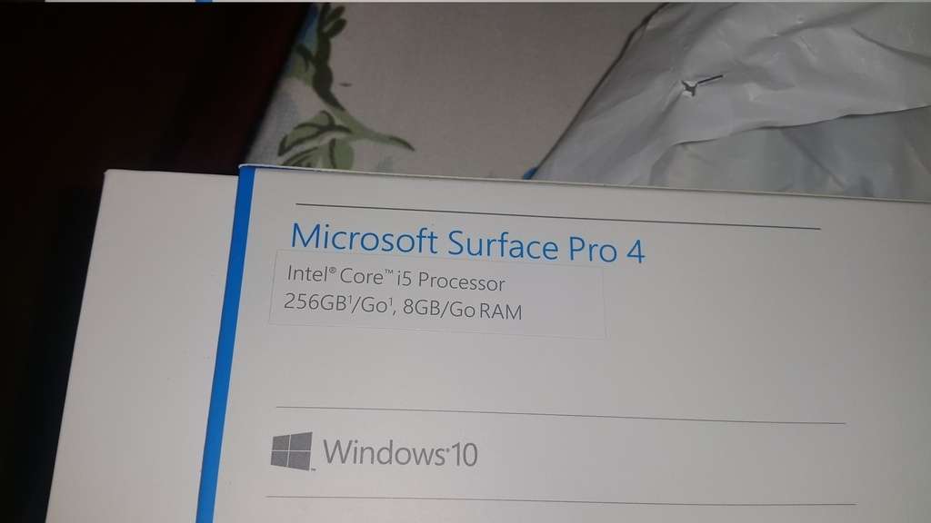 Microsoft Surface Pro 4 i5 8GB RAM 256GB SSD - 1