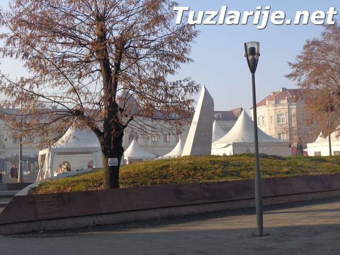 Tuzlarije - Trg - park