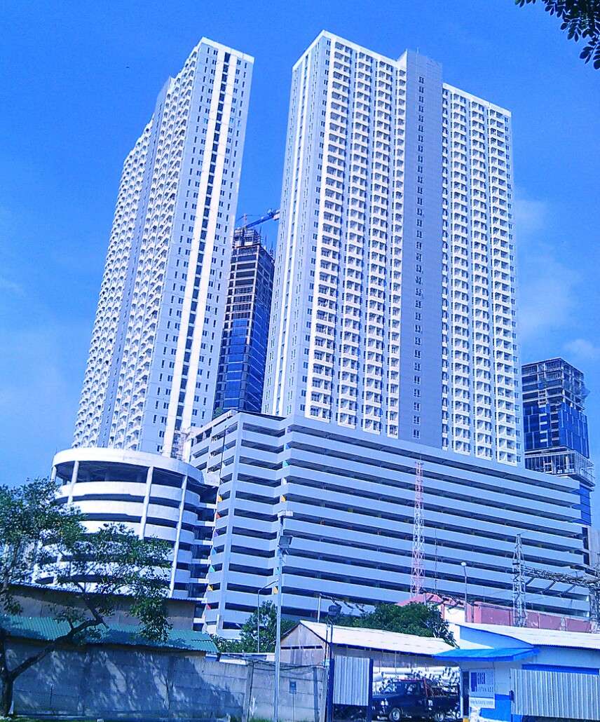 10 Gedung Tertinggi di Indonesia di Luar Jakarta ~ Informasi Untukmu