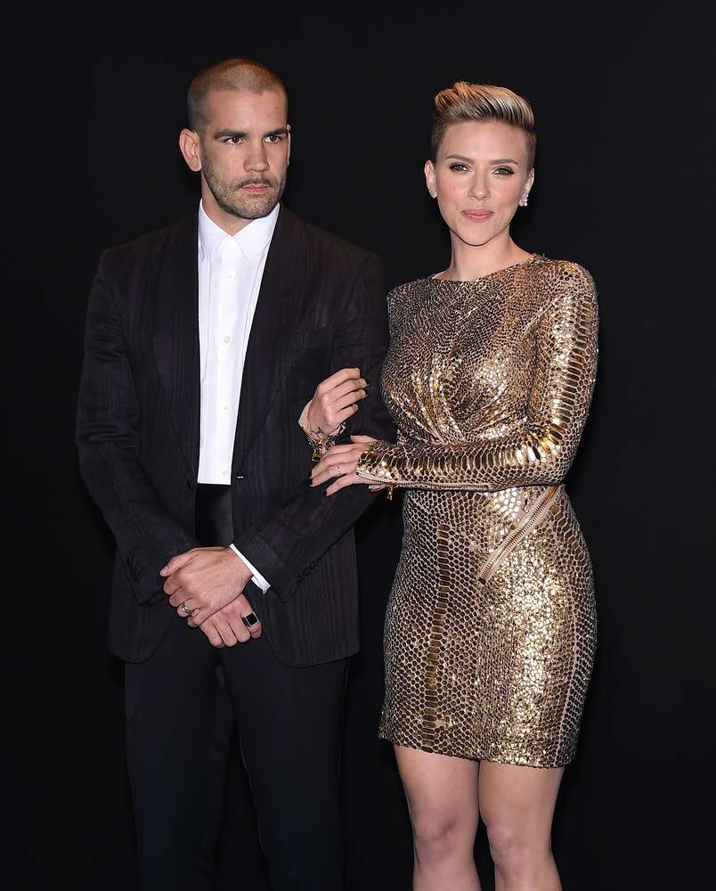 Avengers Star Scarlett Johansson Files For Divorce From Husband Romain Dauriac!
