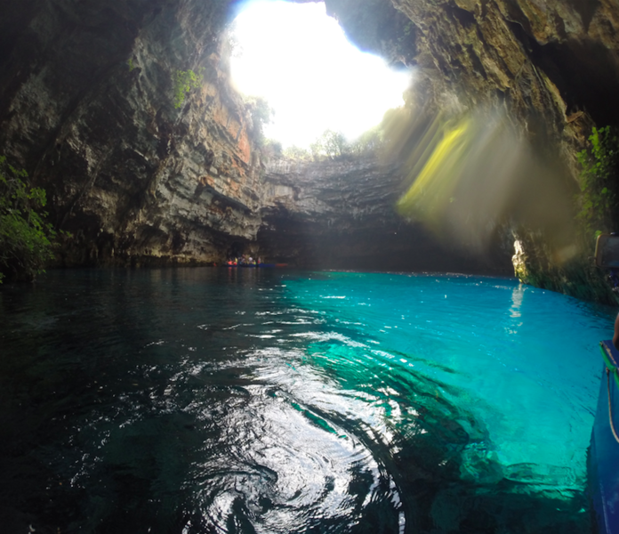 Sorprendentes Zakynthos y Kefalonia - Blogs de Grecia - Melissani cave, Antisamos beach y faro St. Theodore (1)