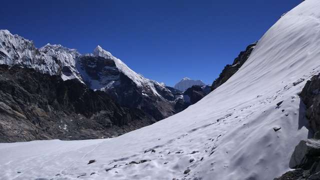 Everest Base camp, Renjo La, Gokyo y Chola Pass - Blogs de Nepal - Dia 9 - Thangnak - Chola Pass - Dzongla (7)