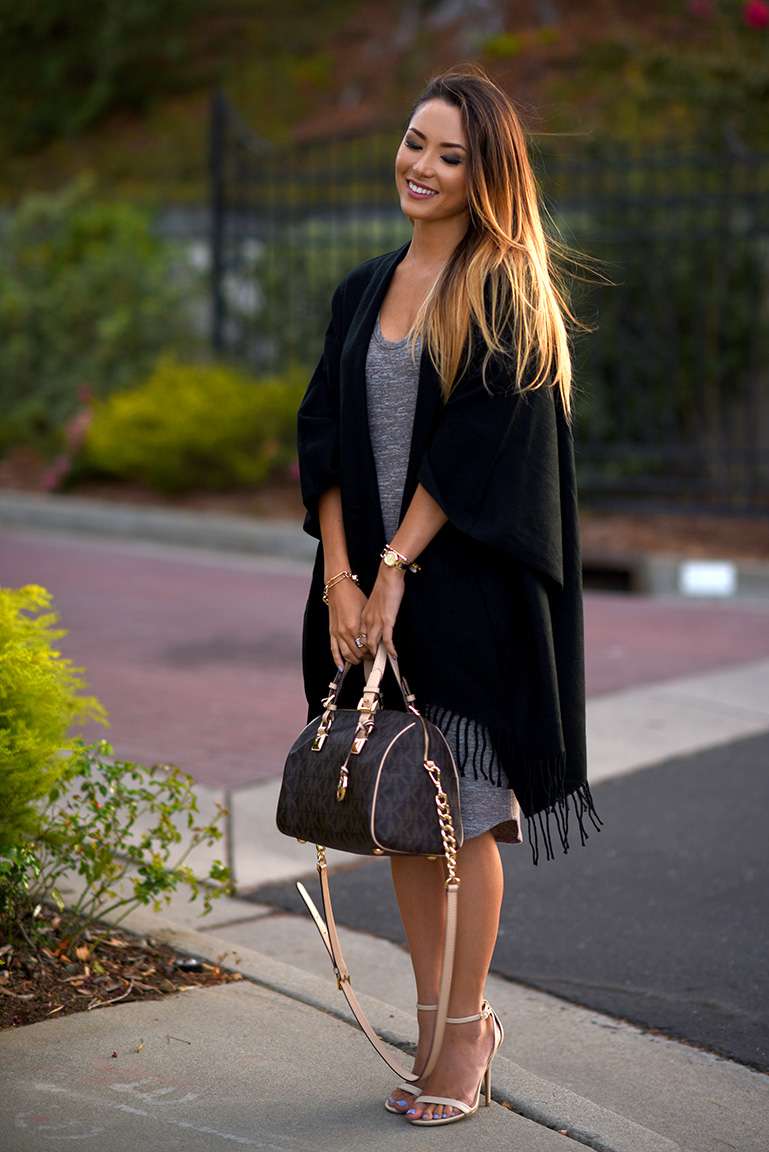 elegant_outfit_black_and_white_look_red_rosette_clutch_dainty_and_bold