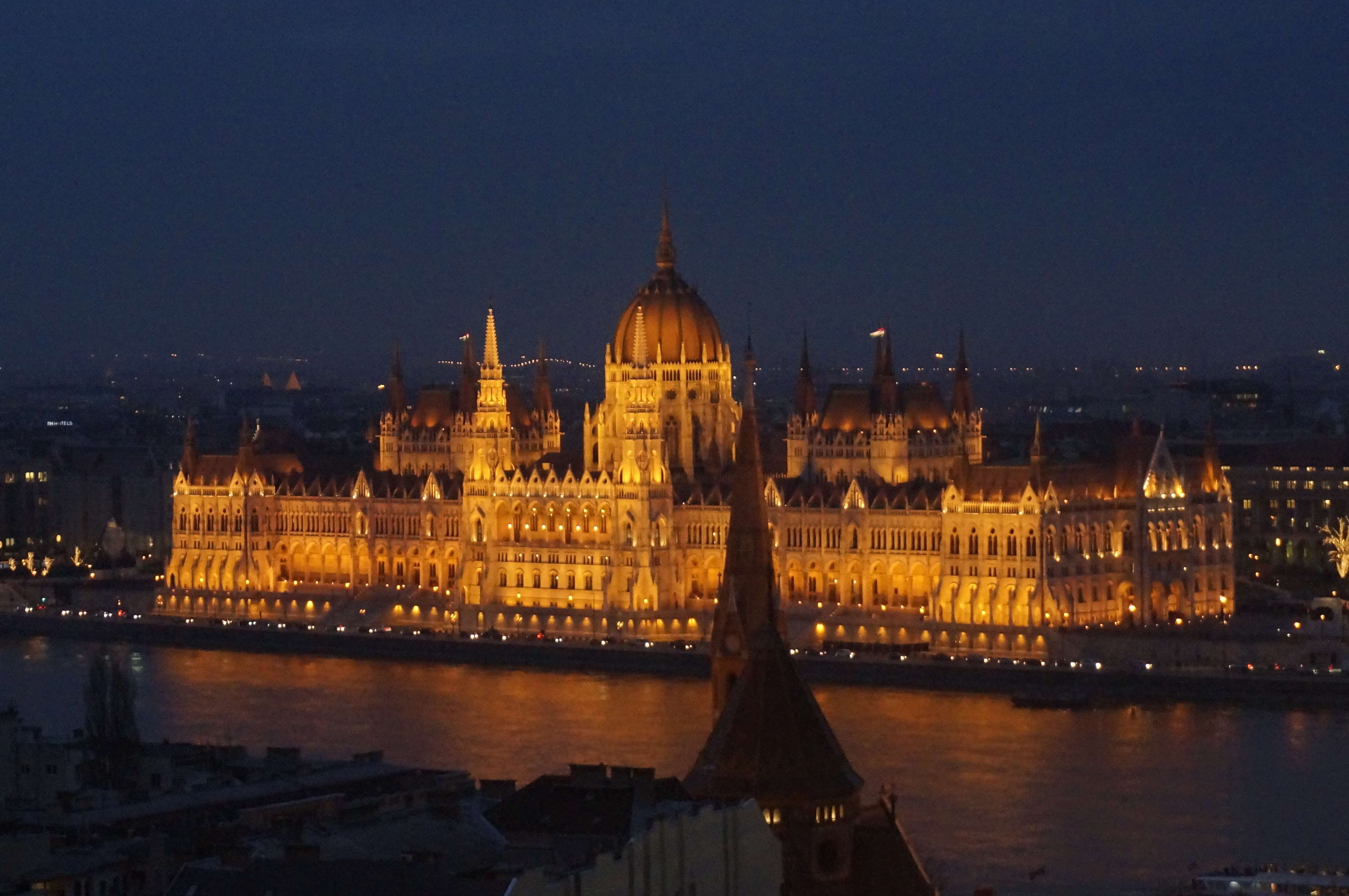 Praga, Viena y Budapest en 1 semana: Diciembre de luces e historia - Blogs de Europa Este - Dia 6 - Budapest: Colina de Buda, parte de Pest y Ruin Bar (7)