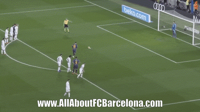 Lionel Messi scores Penalty against Valencia