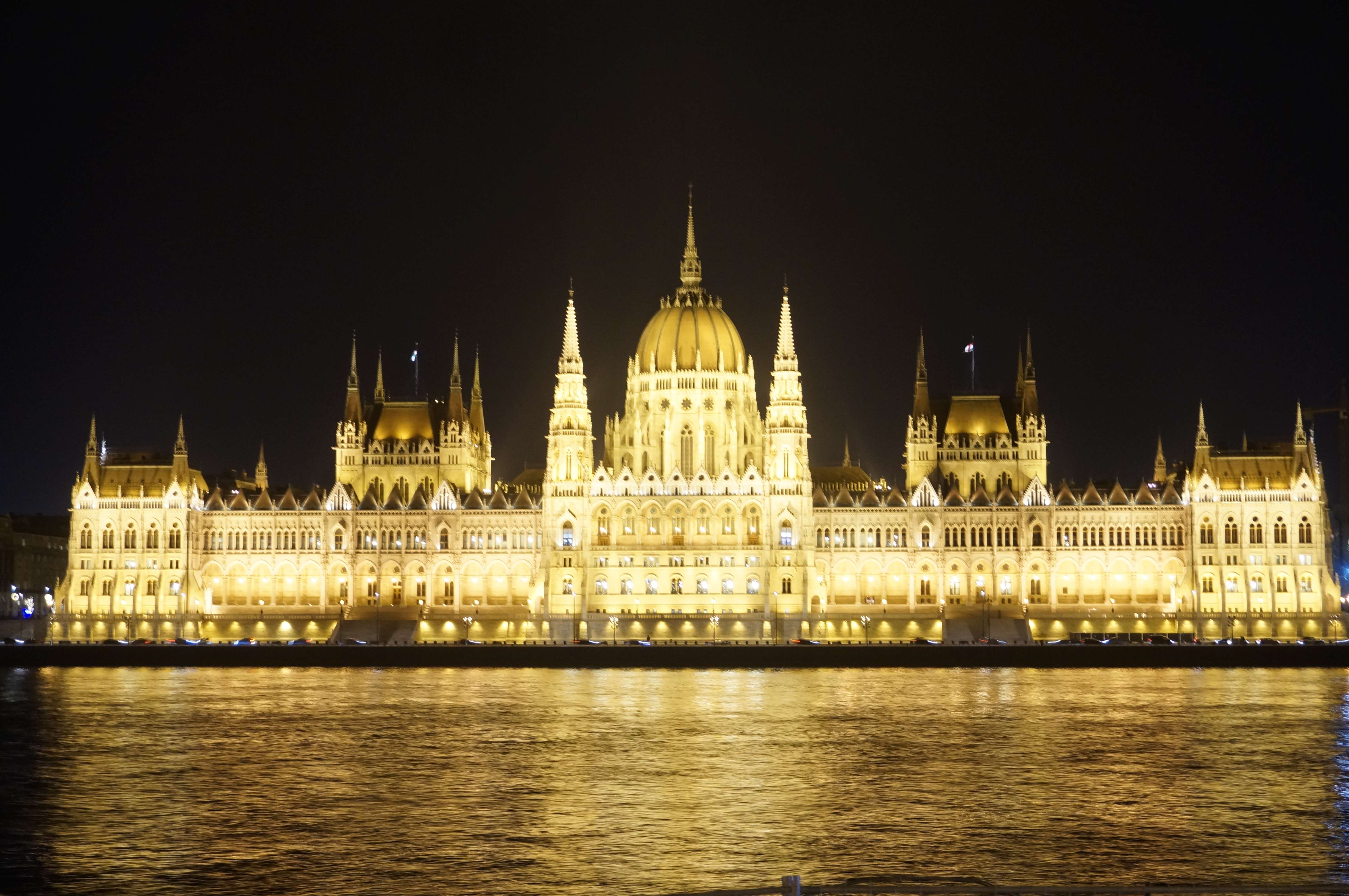 Praga, Viena y Budapest en 1 semana: Diciembre de luces e historia - Blogs de Europa Este - Dia 6 - Budapest: Colina de Buda, parte de Pest y Ruin Bar (8)